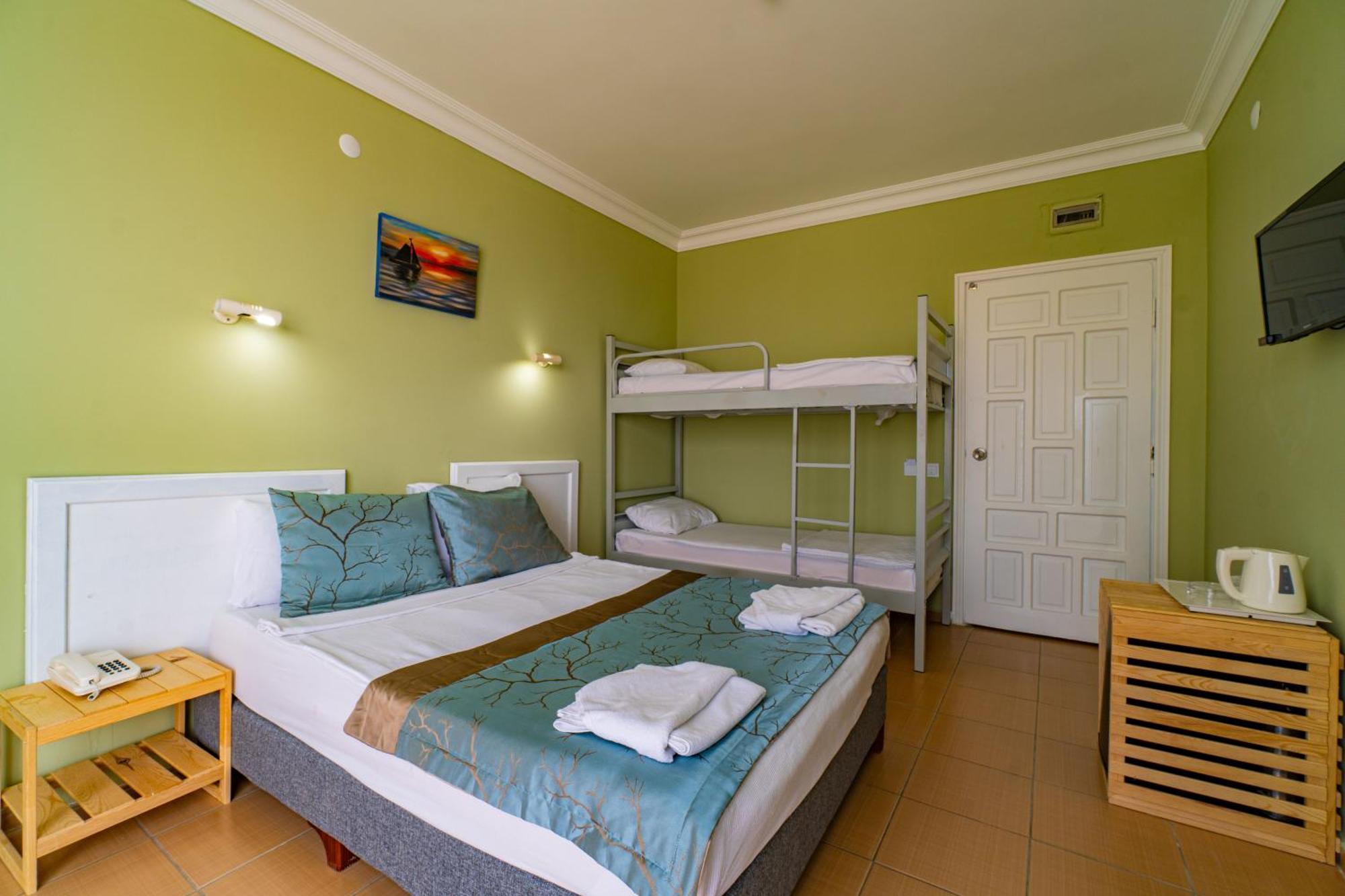 Отель De Mare Family 3*
