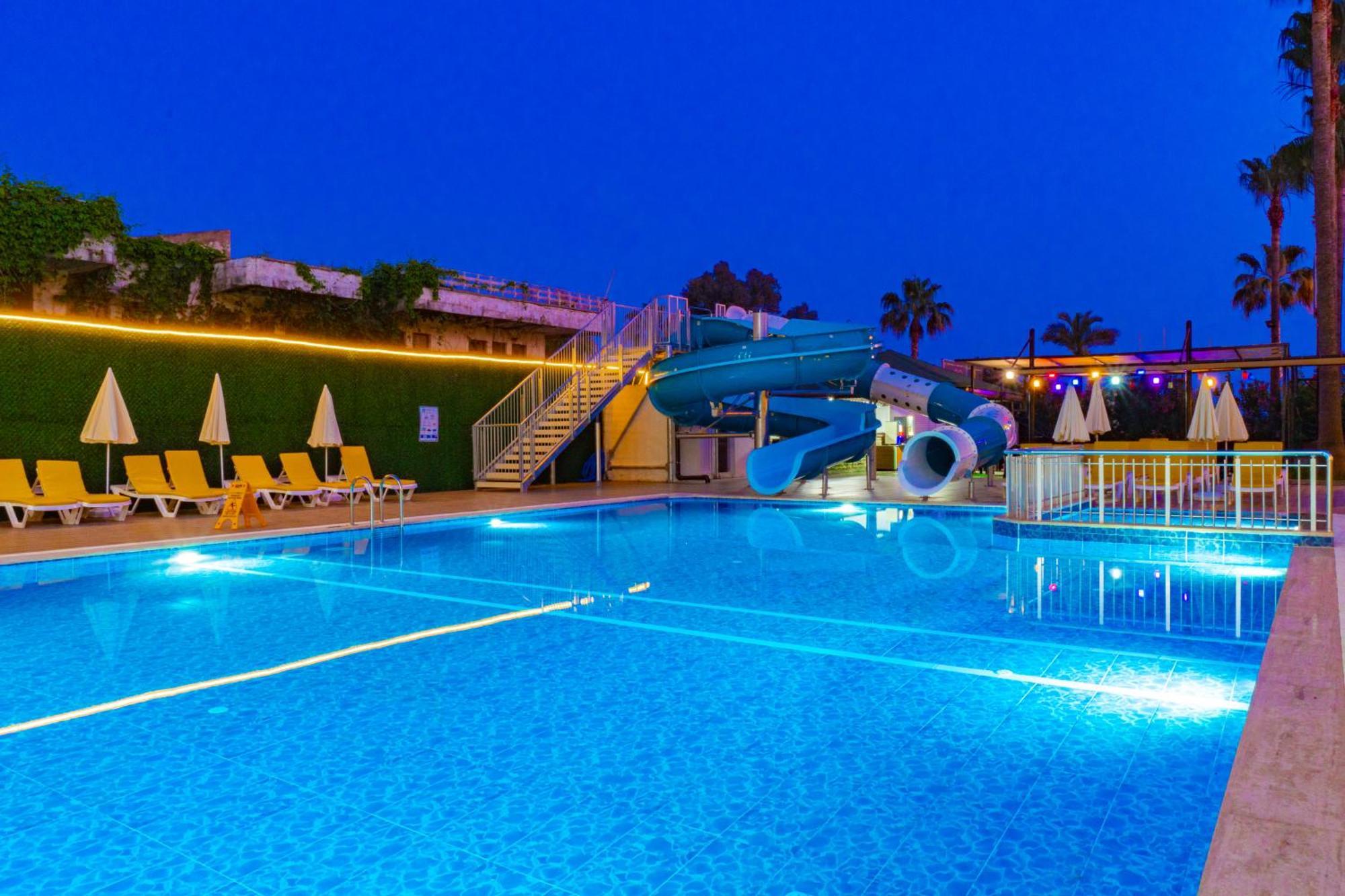 De Mare Family 3*